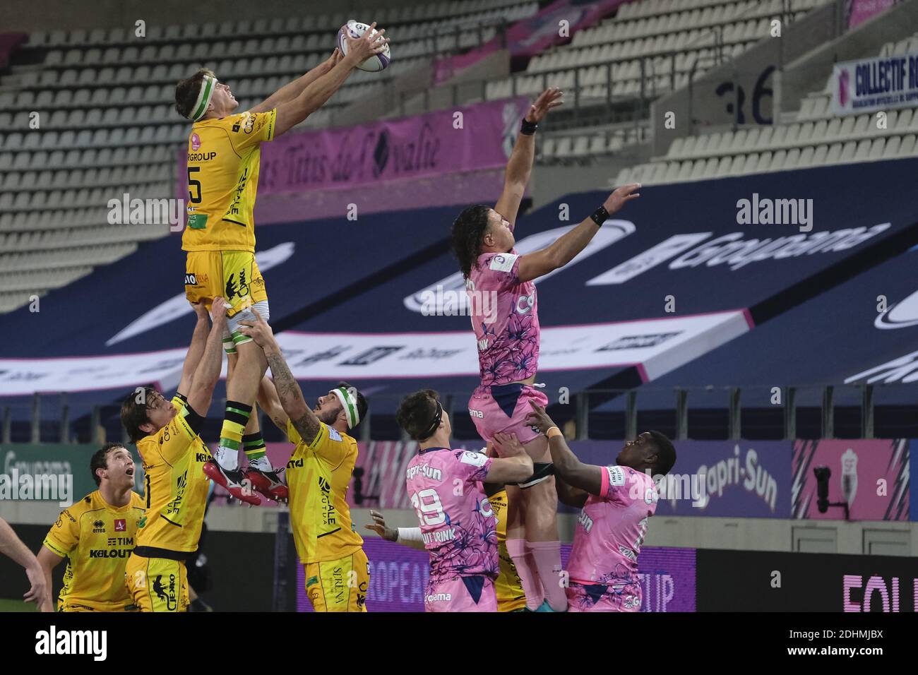 Paris, France. 11 décembre 2020. Trevise Lock FEDERICO RUZZA en action lors du défi européen coupe de rugby jour 1 entre Stade Francais et Benetton Rugby Trevise au stade Jean Bouin à Paris - France.Trevise a gagné 44-20 crédit: Pierre Stevenin/ZUMA Wire/Alay Live News Banque D'Images