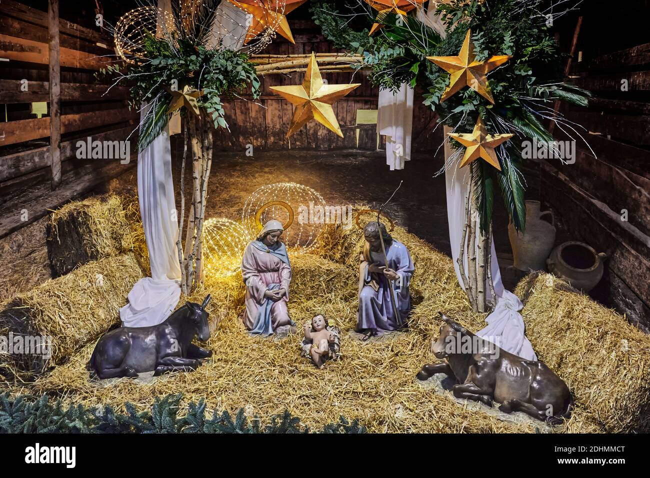 Portail Belen dans la mairie de Villarreal avec décorations et lumières de Noël, Castellon de la Plana, Espagne, Europe Banque D'Images