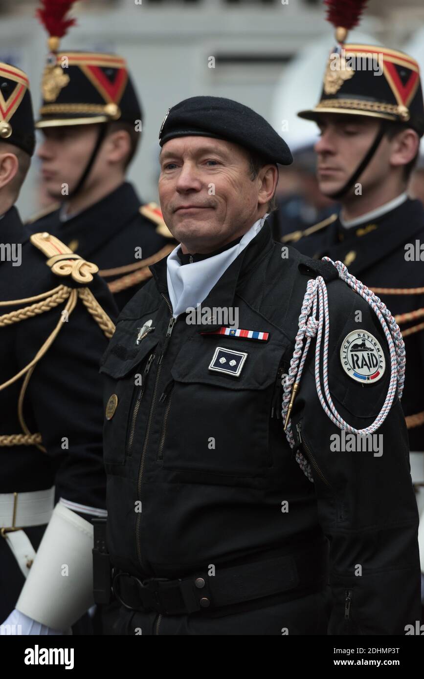 Le directeur de l'unité tactique d'élite française recherche, assistance, intervention, dissuasion (RAID) Jean-Michel Favergue lors d'une cérémonie des voeux du nouvel an du Président français François Hollande aux forces de sécurité publique nationales de la Préfecture de police de Paris, France, le 7 janvier 2016. Photo de Jacques Witt/Pool/ABACAPRESS.COM Banque D'Images