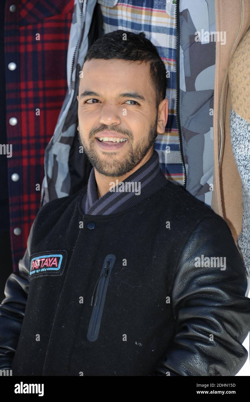 Anouar Toubali posant pour la première de 'Pattaya' lors du 19e Festival de comédie de l'Alpe d'Huez, à l'Alpe d'Huez, France, le 15 janvier 2016. Photo de Mireille Ampilhac/ABACAPRESS.COM Banque D'Images