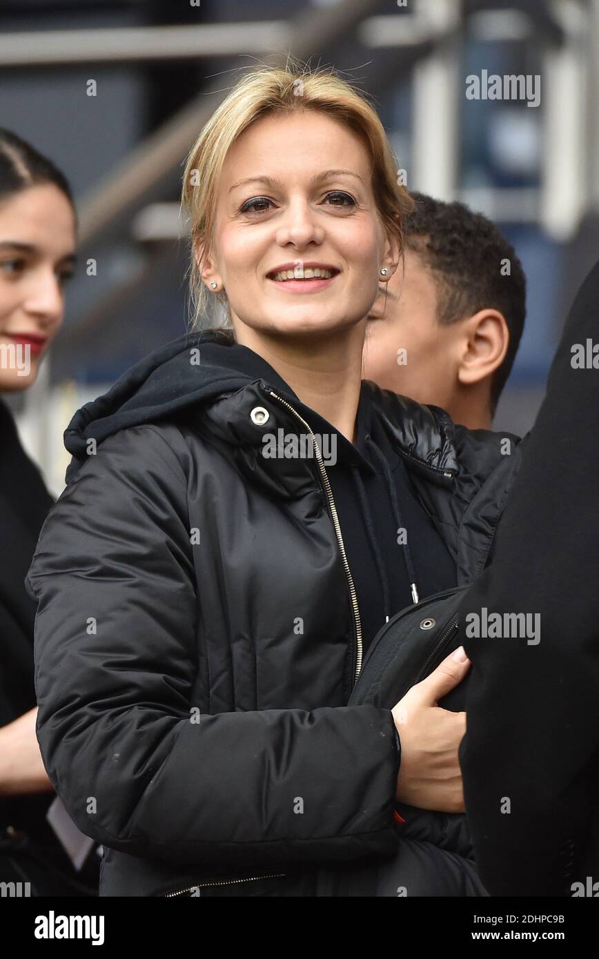 Audrey Crespo-Mara participe au match de football de la première Ligue française (L1) entre Paris Saint-Germain (PSG) et Reims au stade du Parc des Princes à Paris, France, le 20 février 2016. PSG a gagné 4-1. Photo de Christian Liewig/ABACAPRESS.COM Banque D'Images