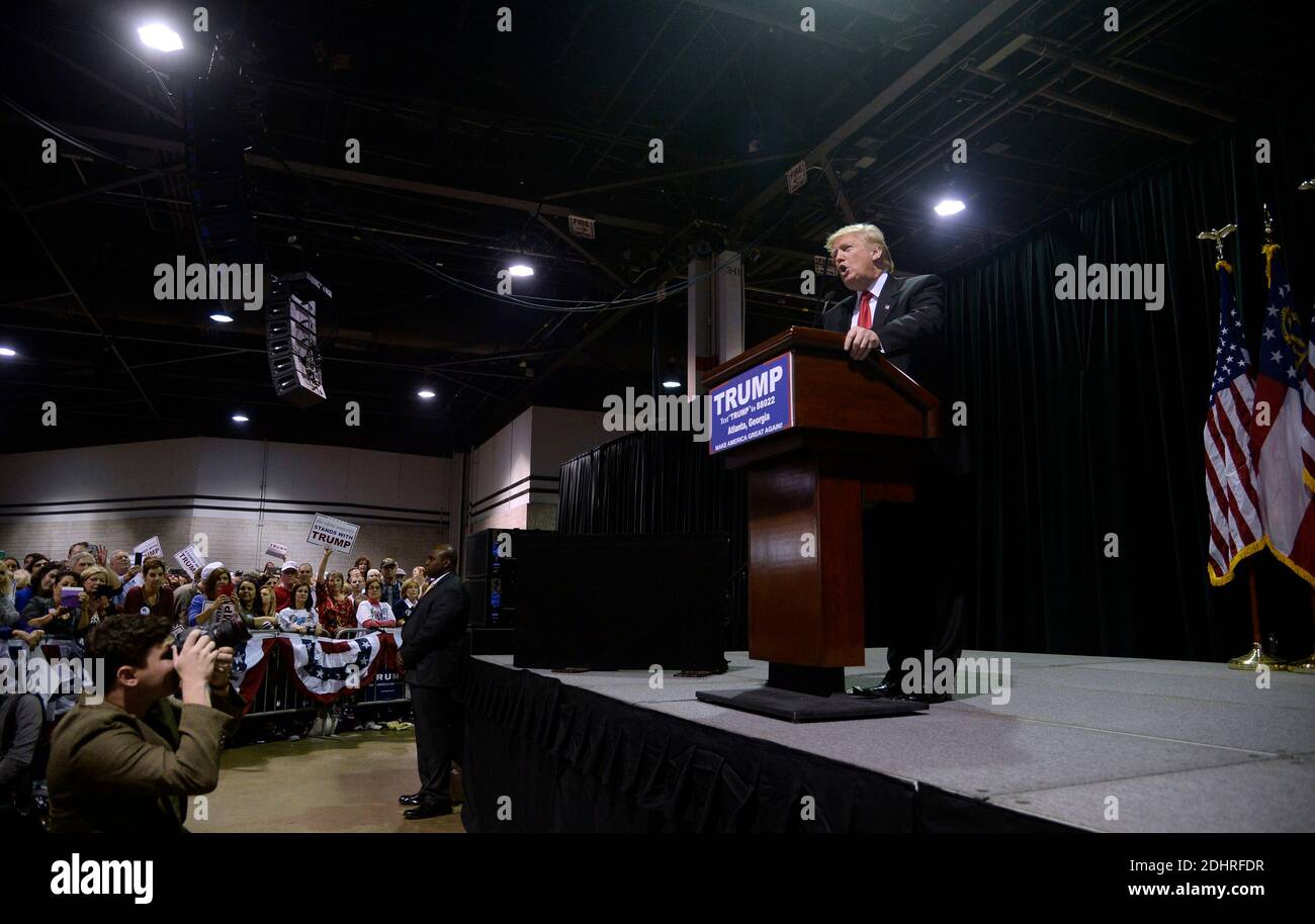 Le candidat républicain à la présidence Donald Trump s'exprime lors d'un rassemblement de campagne au Georgia World Congress Center à Atlanta le 21 février 2016. Photo par Olivier Douliery/ABACAPRESS.COM Banque D'Images