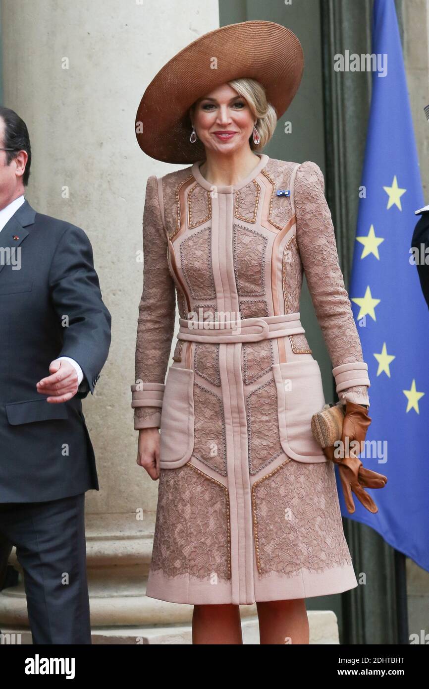 LE PRÉSIDENT FRANCAIS FRANÇOIS HOLLANDE RECOIT LE ROI WILLEM-ALEXANDER ET LA REINE MAXIMA DES PAYS-BAS AU PALAIS DE L'ELYSEE, PARIS, FRANCE.10 MARS 2016 PHOTO DE NASSER BERZANE/ABACAPRESS.COM Banque D'Images