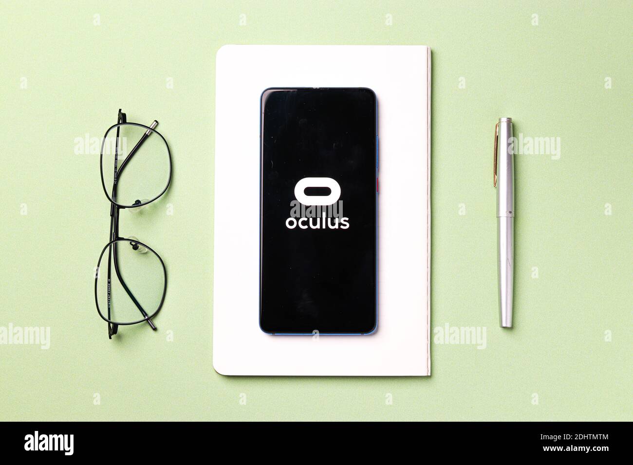 Assam, inde - 20 décembre 2020 : logo Oculus sur image de stock d'écran de téléphone. Banque D'Images