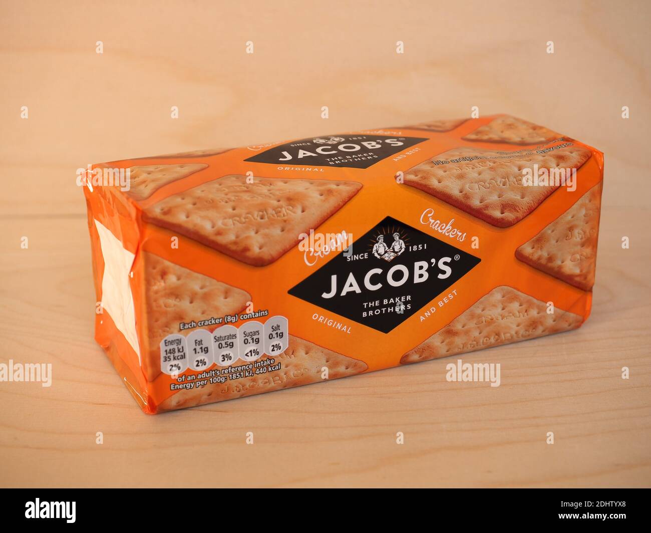LONDRES, Royaume-Uni - VERS OCTOBRE 2020 : paquet de biscuits Jacob's Cream Crackers Banque D'Images