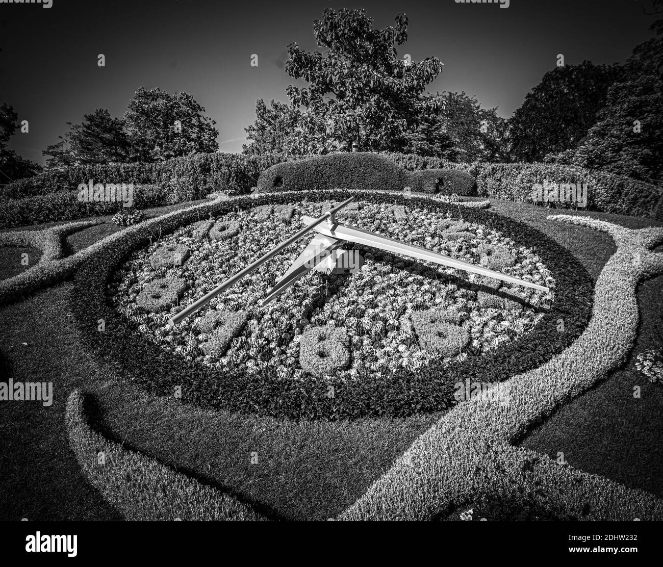 La célèbre horloge des fleurs au jardin anglais de Genève - GENÈVE, SUISSE - 8 JUILLET 2020 Banque D'Images