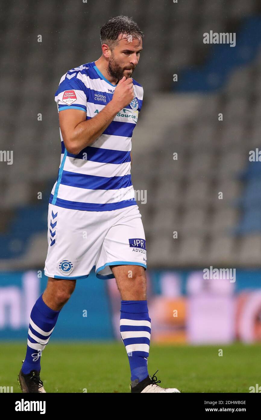 DOETINCHEM, PAYS-BAS - DÉCEMBRE 11: Capitaine Ralf Seuntjes de Graafschap avant le match néerlandais de Keukenkampioendivision entre de Graafschap et Banque D'Images