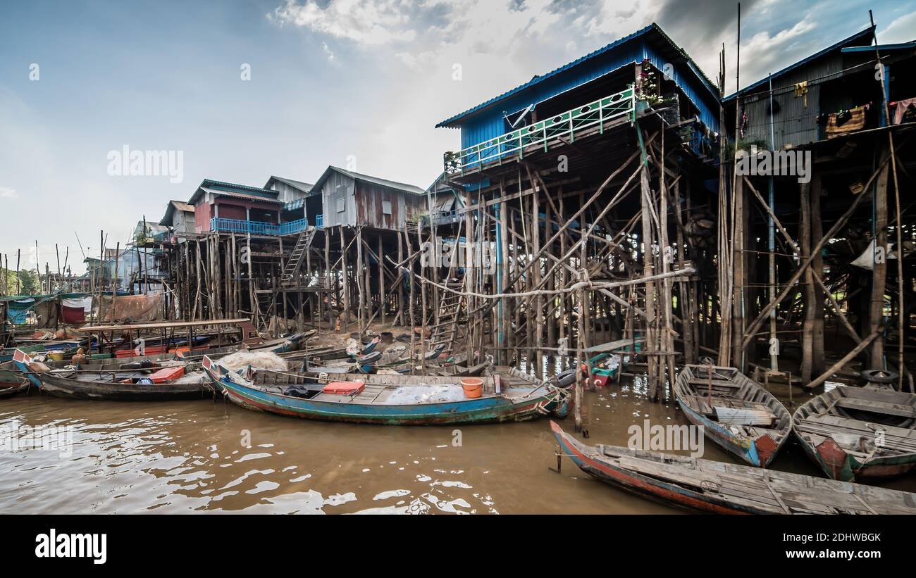 Lac Tonle SAP, Cambodge - décembre 2015 : village flottant de Komprongpok au lac Tonle SAP au Cambodge Banque D'Images
