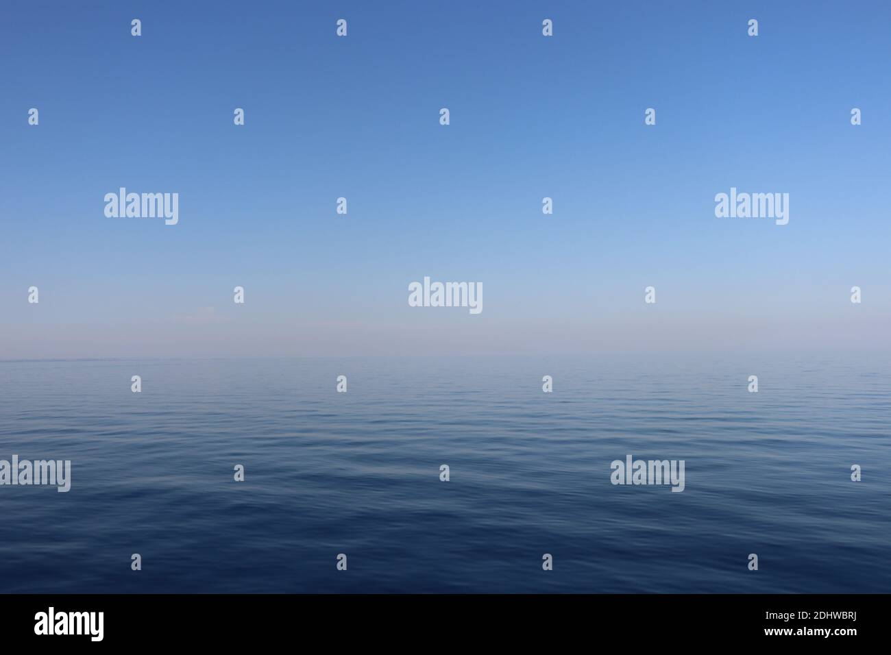 seulement la mer et le ciel Banque D'Images
