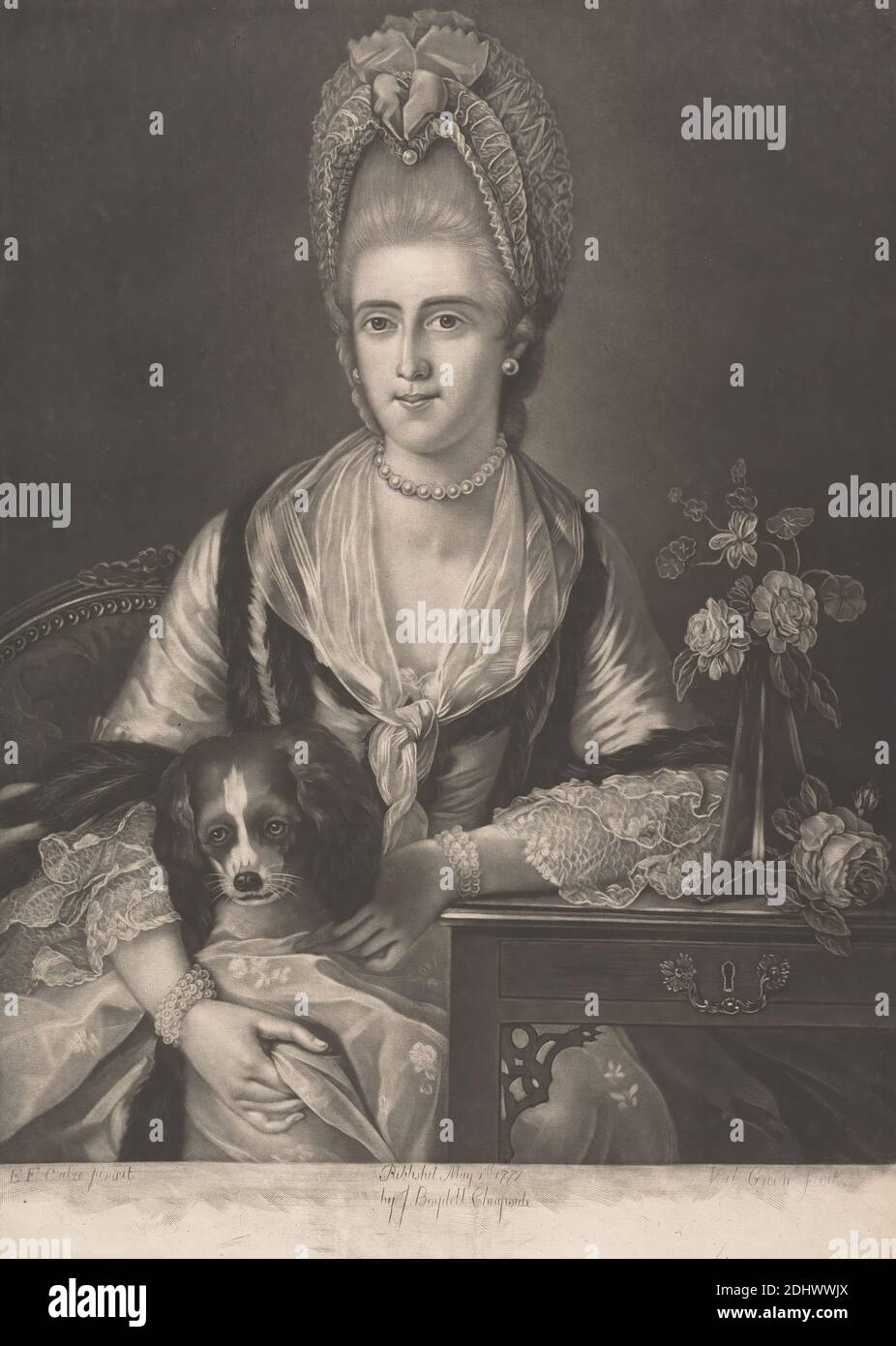 Miss Polly Jones, imprimé par Valentine Green, 1739–1813, British, d'après Edward Francis Cunningham, ca. 1741–1795, British, publié par John Boydell, 1720–1804, British, 1771, Mezzotint sur papier crème, moyennement texturé, feuille: 17 3/8 x 12 11/16 pouces (44.2 x 32.3 cm), plaque: 15 15/16 x 11 7/16 pouces (40.5 x 29 cm), et image: 14 5/8 x 11 7/16 pouces (37.2 x 29 cm), bracelets, chaise, costume, chien (animal), boucles d'oreilles, fichu, flounces, fleurs (plantes), fourrure, robe, dentelle, collier, noblesse, perles, portrait, roses (plante), Spaniel, table, femme Banque D'Images