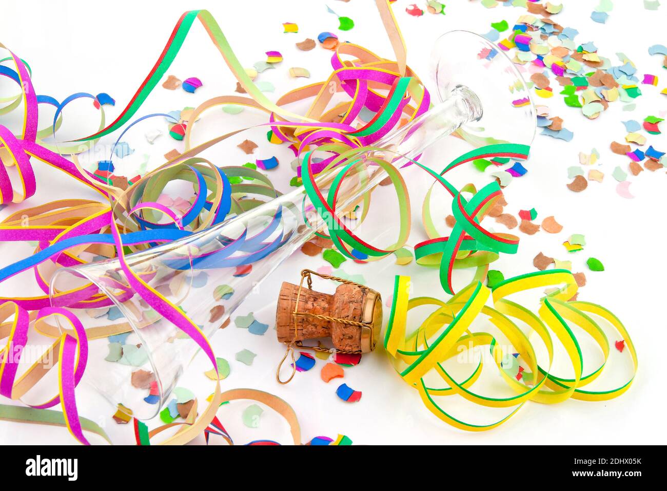 Luftschlangen und Konfetti zu Silvester, Fotomontage, Banque D'Images