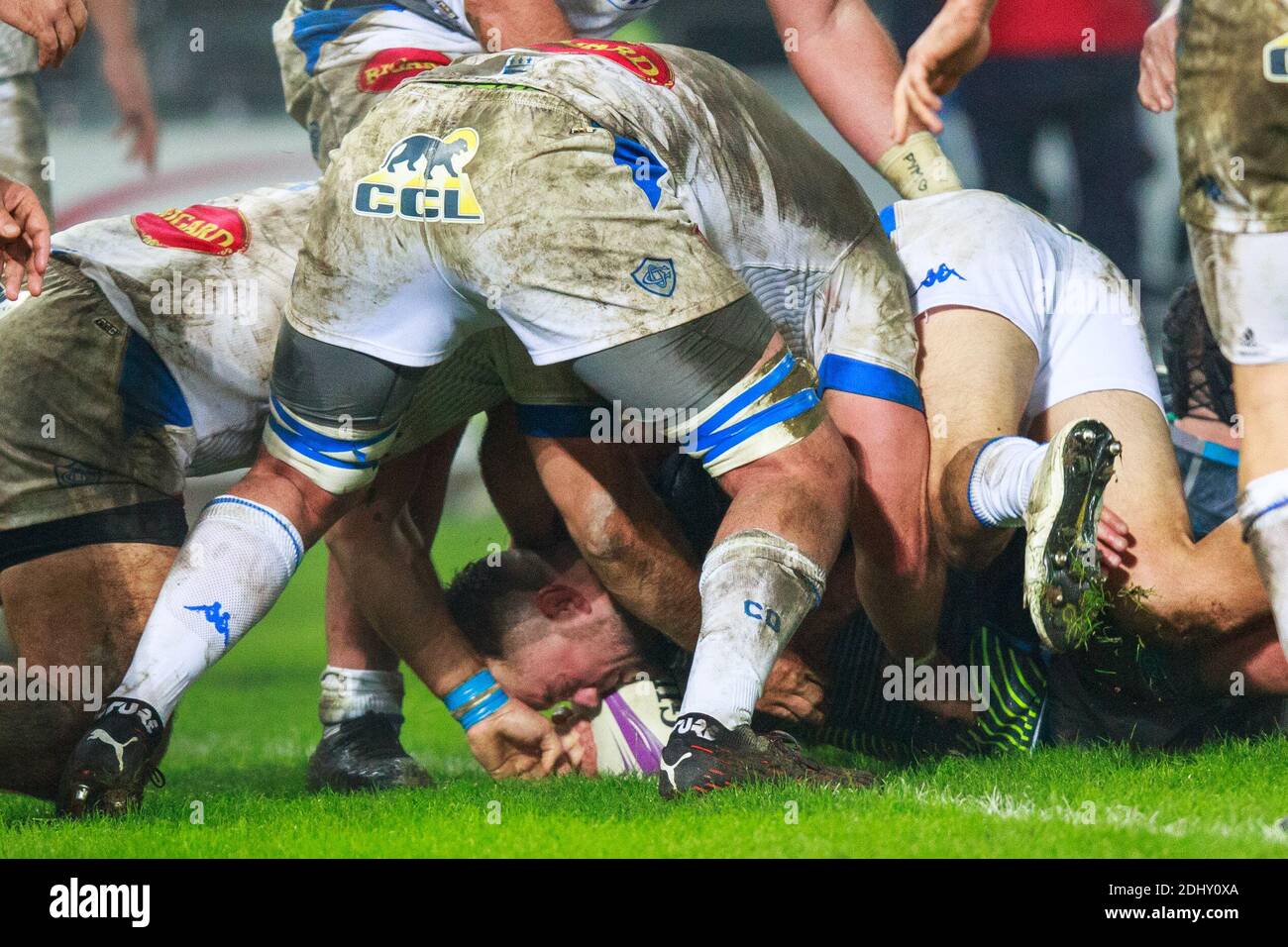 Swansea, pays de Galles, Royaume-Uni. 12 décembre 2020. Sam Parry, le joueur d'ospreys, marque sa deuxième tentative lors du match de la coupe européenne de rugby Ospreys v Castres Olympique. Crédit : Gruffydd Thomas/Alay Live News Banque D'Images