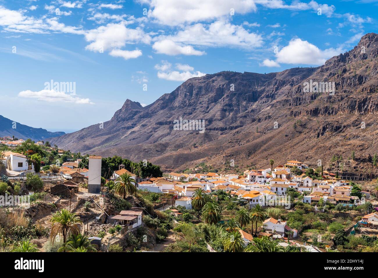 Paysage avec Fataga Village sur Gran Canaria, Îles Canaries, Espagne Banque D'Images