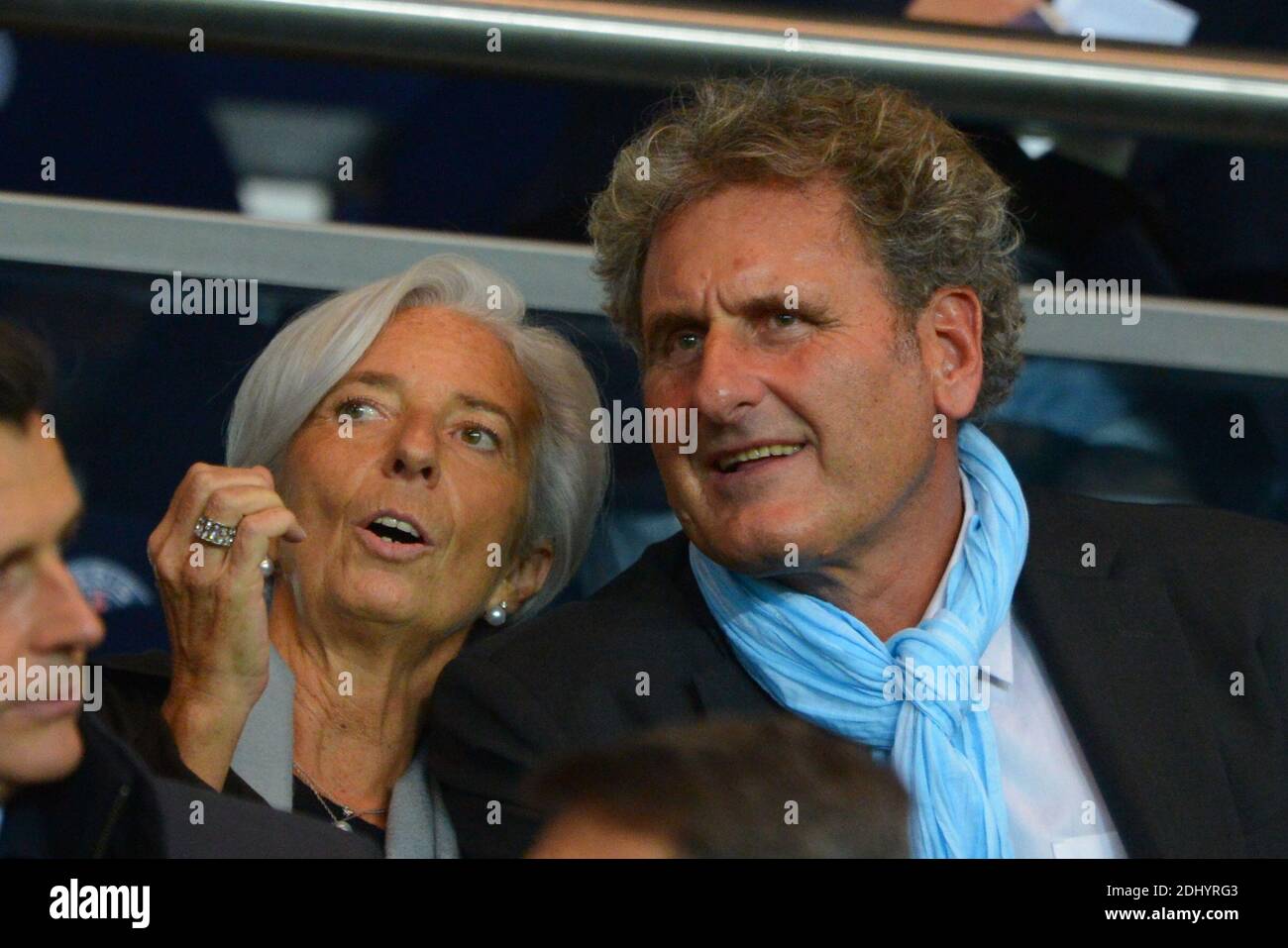 Photo d’archives : Christine Lagarde et son compagnon Xavier Giocanti assistent au match de Ligue 1 PSG-Marseille au Parc des Princes, Paris, France, le 9 novembre 2014. L'homme d'affaires marseillais Xavier Giocanti est pressenti pour et le nouveau président du club de football de l'Olympique de Marseille, qui fait la distinction d'une saison difficile, une annonce de l'Equipe mardi. Photo de Henri Szwarc/ABACAPRESS.COM Banque D'Images