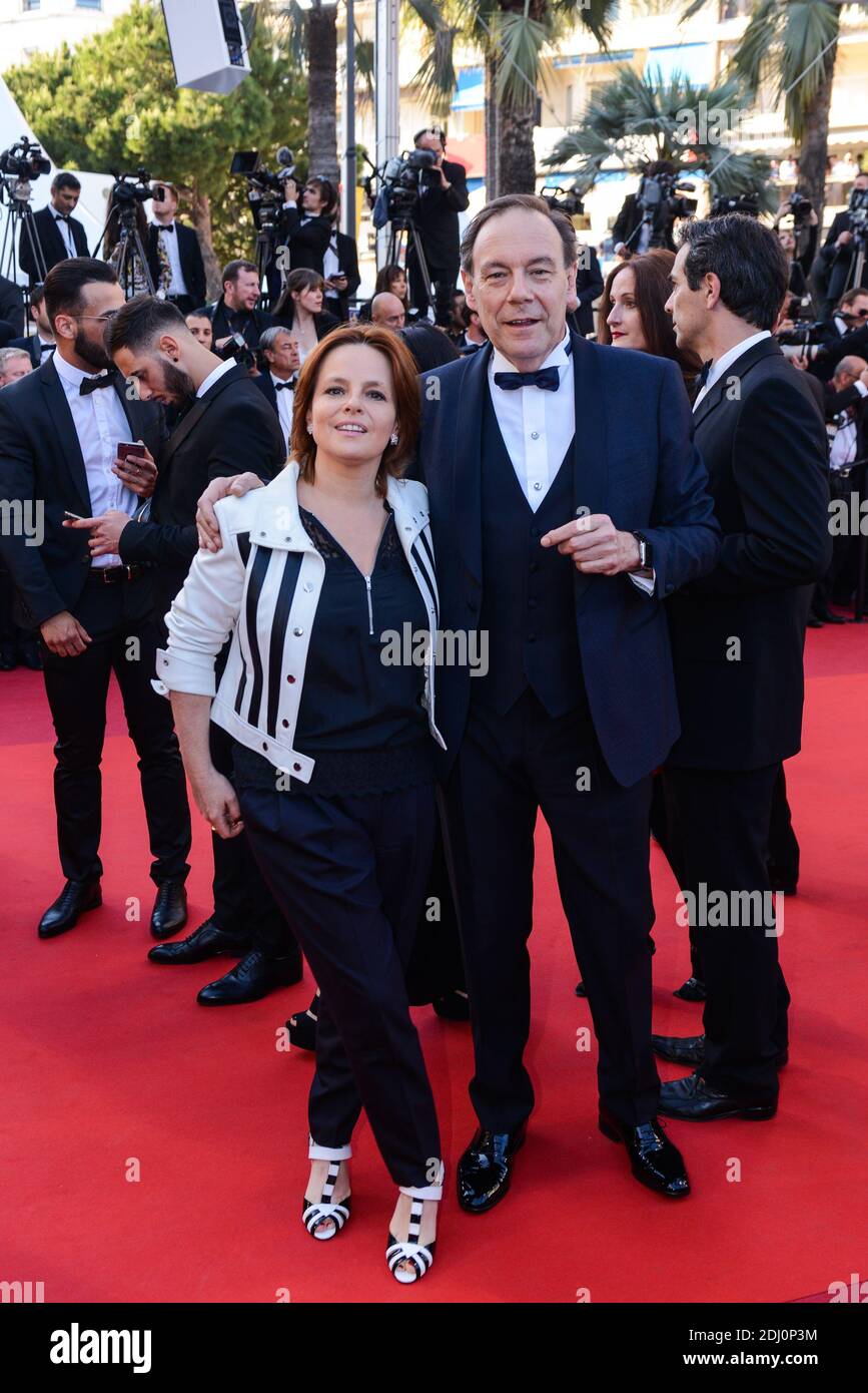 Xavier Couture et Emmanuelle Gaume arrivent pour la projection de 'al de  Pierres' au 69e Festival de Cannes au Palais des Festivals, à Cannes,  France, le 15 mai 2016. Photo par Ammar