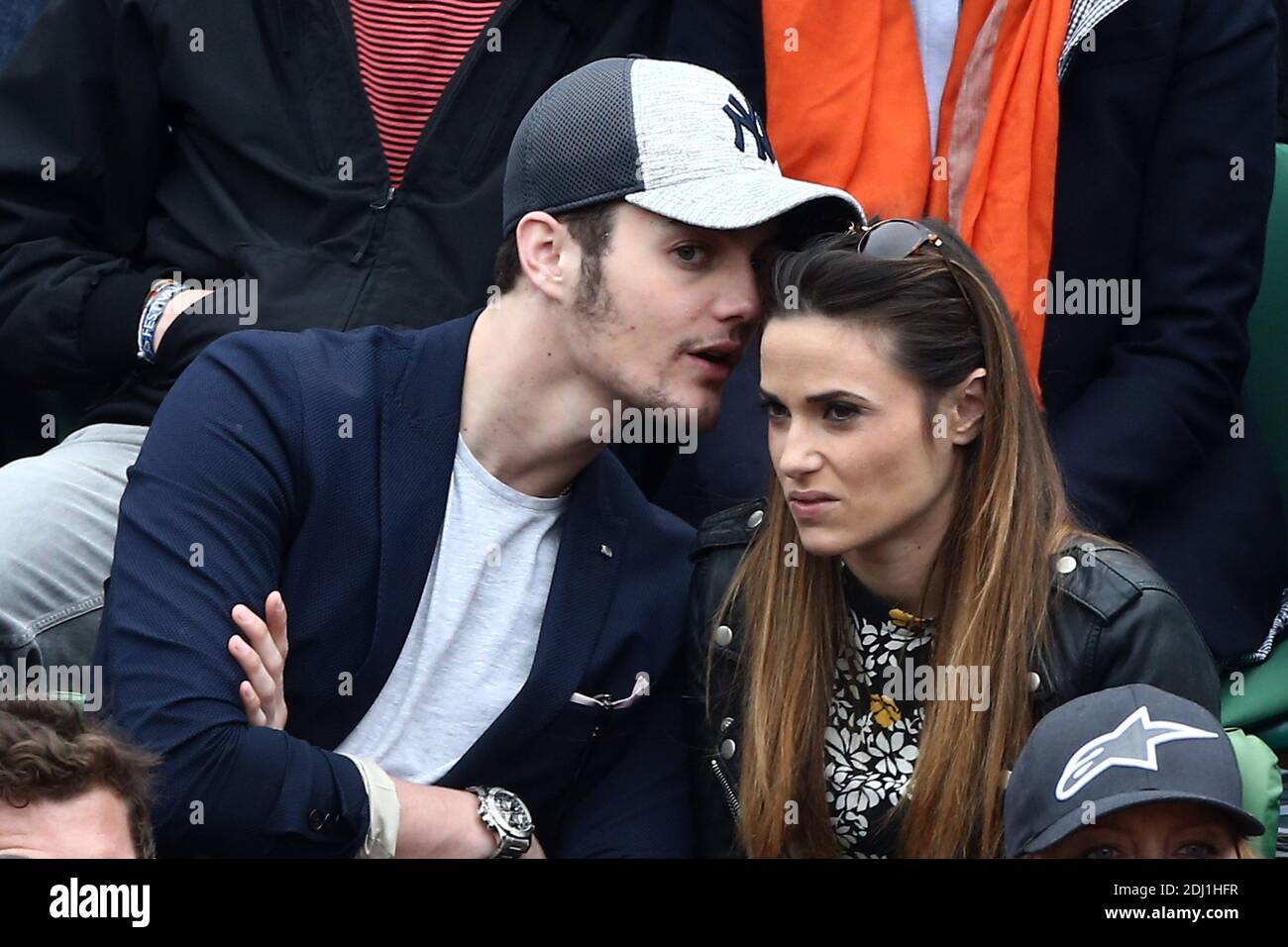 Louis Sarkozy et Capucine Anav dans le VIP Tribune lors de l'Open de tennis à l'arène Roland-Garros à Paris, France, le 1er juin 2016. Photo byABACAPRESS.COM Banque D'Images