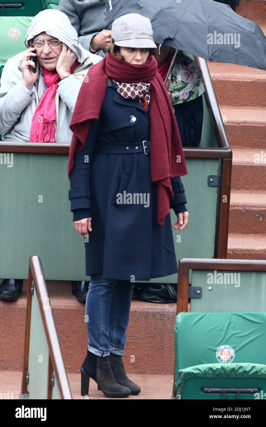 Valérie Karsenti dans le VIP Tribune lors de l'Open de tennis français à l'arène Roland-Garros à Paris, France, le 2 juin 2016. Photo par ABACAPRESS.COM Banque D'Images Valérie Karsenti dans le VIP Tribune lors de l'Open de tennis français à l'arène Roland-Garros à Paris, France, le 2 juin 2016. Photo par ABACAPRESS.COM Banque D'Images