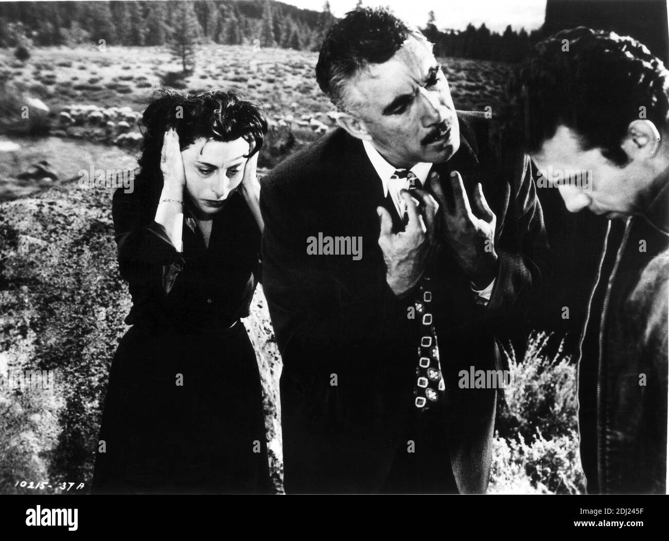 1958 , USA : l'actrice italienne ANNA MAGNANI avec Anthony franciosa et Anthony Queen en NATURE EST LE VENT ( Selvaggio è il vento ) de George Cukor , de la romaine ' Furia ' par Vittorio Nino Novarese - CINÉMA - FILM - atrice ------ Archivio GBB Banque D'Images