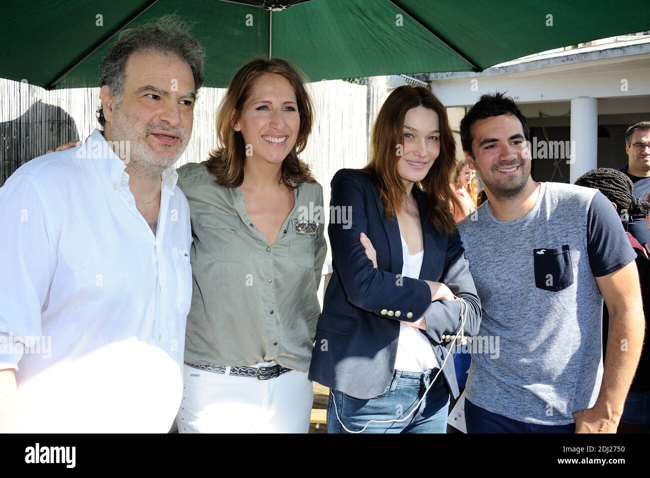 Raphael Mezrahi, Maud Fontenoy, Carla Bruni-Sarkozy et Alex Goude assistent à la mise des Prix aux laureats des Defis scoles de la Maud Fontenoy Fondation a l'ecole Gustave Rouanet a Paris, France le 22 juin 2016. Photo d'Aurore Marechal/ABACAPRESS.COM Banque D'Images