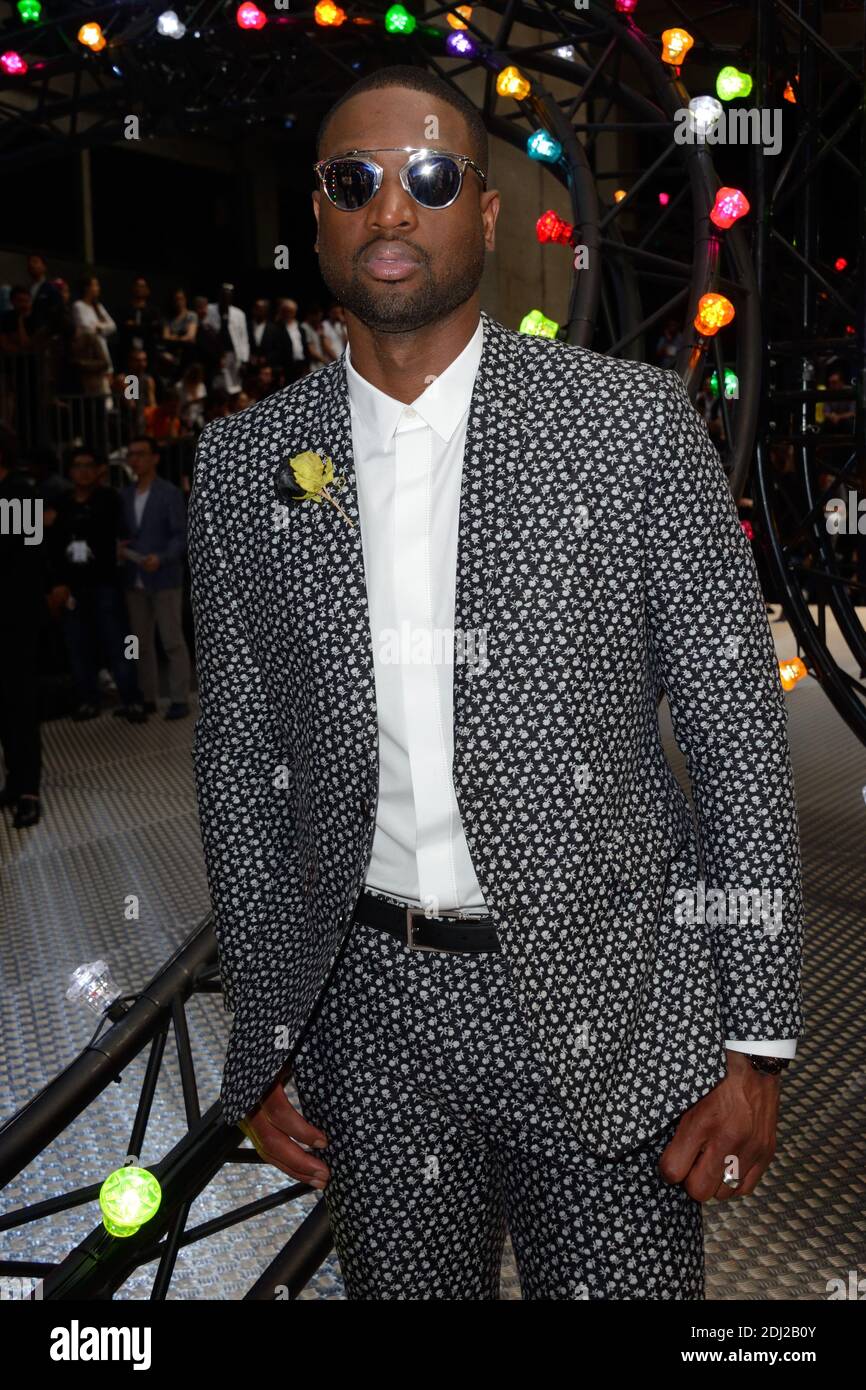 Le joueur de basket-ball Dwyane Wade arrive au salon Christian Dior Homme  lors de la semaine de la mode masculine à Paris le 25 juin 2016 à Paris ,  France . Photo