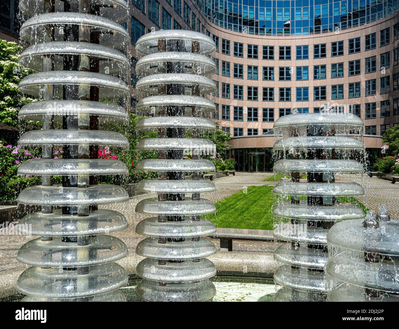 Fontaine moderne du Spreebogen à Berlin Banque D'Images