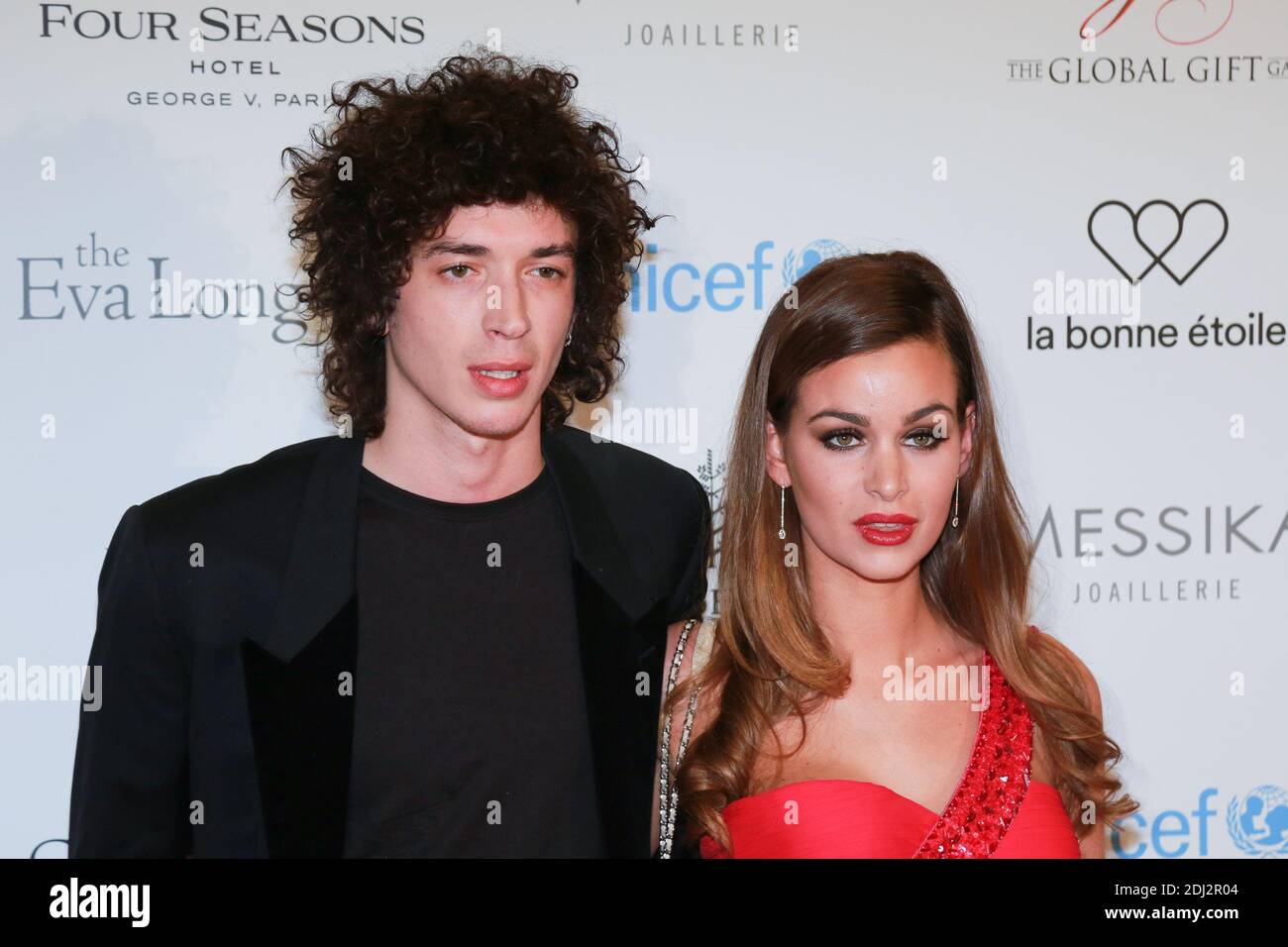 JULIAN PERRETTA, ELISA BACHIR BEY - GALA CADEAU GLOBAL 2016 AU HÔTEL QUATRE SAISONS GEORGE V PARIS PHOTO BY NASSER BERZANE/ABACAPRESS.COM Banque D'Images