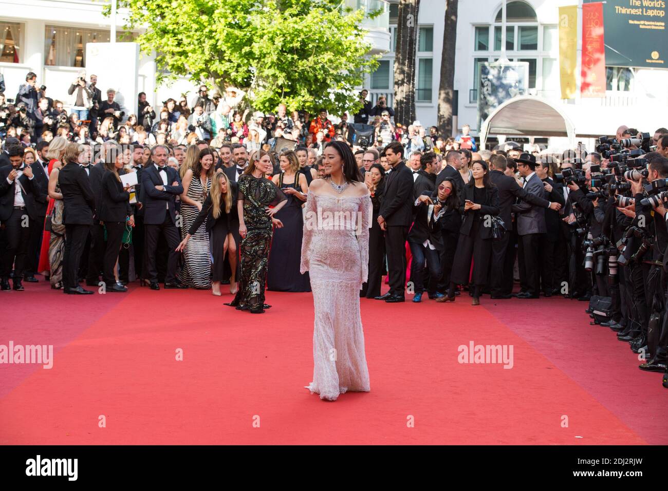 Gong Li - 69EME FESTIVAL DE CANNES 2016 - OUVERTURE DU FESTIVAL AVEC 'CAFE SOCIETY' photo de Nasser Berzane/ABACAPRESS.COM Banque D'Images Gong Li - 69EME FESTIVAL DE CANNES 2016 - OUVERTURE DU FESTIVAL AVEC 'CAFE SOCIETY' photo de Nasser Berzane/ABACAPRESS.COM Banque D'Images