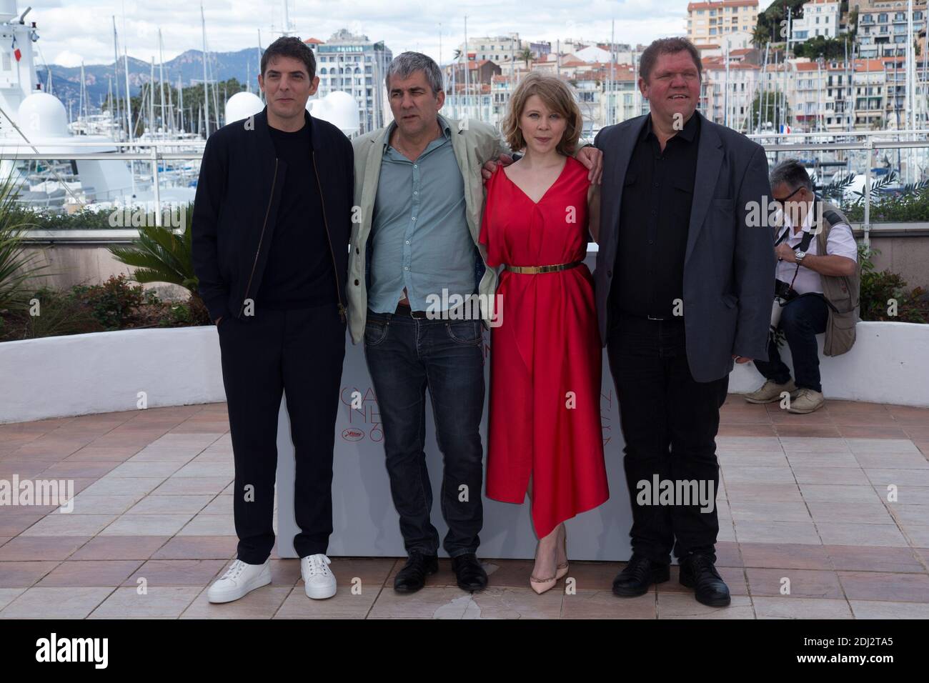 DAMIEN BONNARD, ALAIN GUIRAUDIE, INDIA HAIR, RAPHAEL THIERY - PHOTOCALL DU FILM 'STER VERTICAL' - 69EME FESTIVAL DU FILM DE CANNES PHOTO PAR NASSER BERZANE/ABACAPRESS.COM Banque D'Images