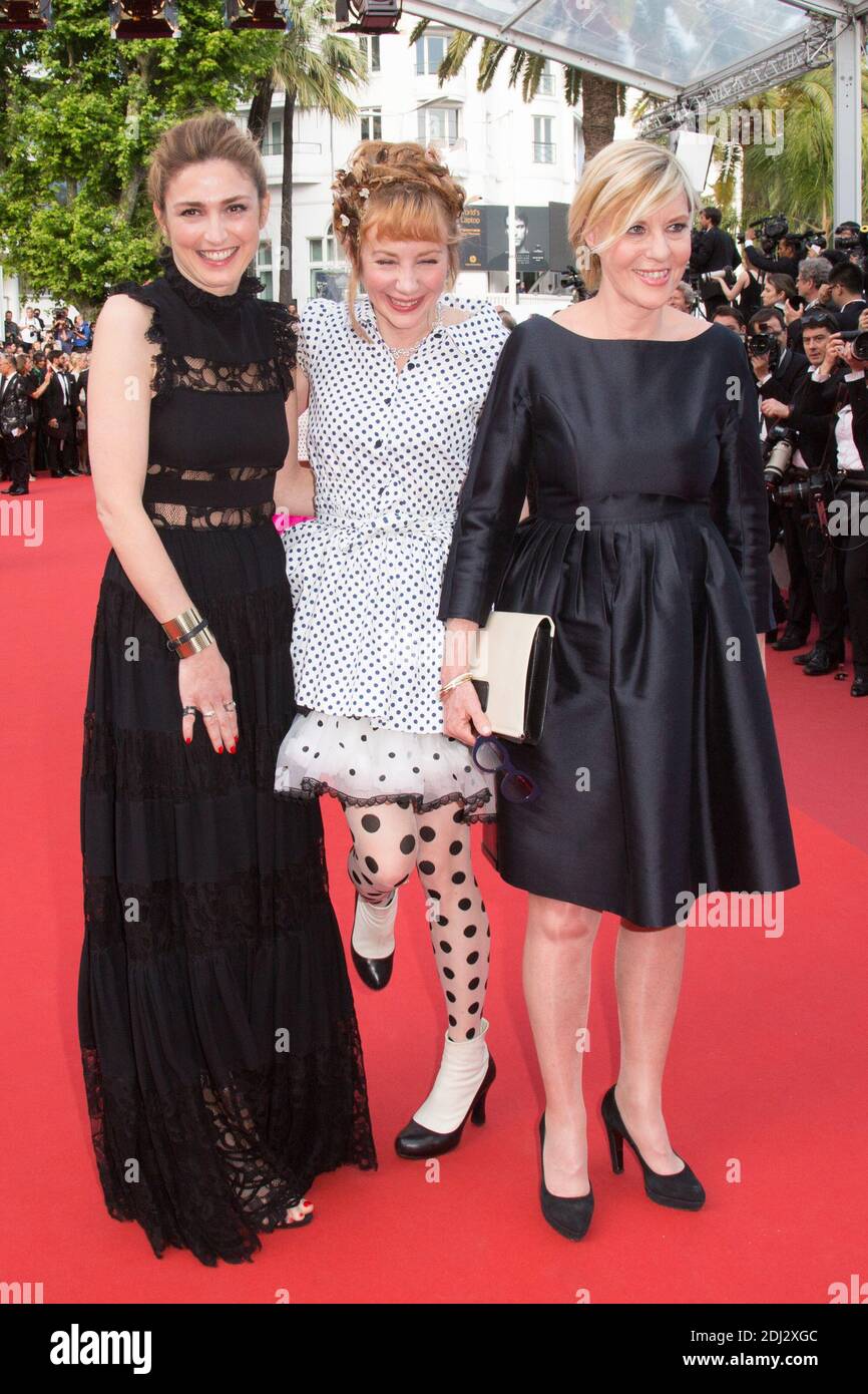 Julie Gayet, Julie Depardieu, Chantal Ladessou - CANNES 2016 - MONTEE DES MARCHES DU FILM « LA FILLE INCONNUE » photo de Nasser Berzane/ABACAPRESS.COM Banque D'Images