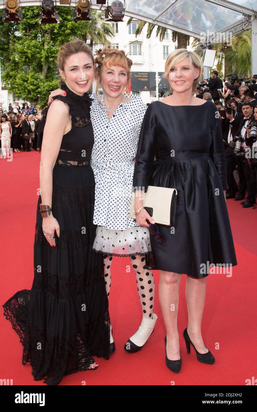Julie Gayet, Julie Depardieu, Chantal Ladessou - CANNES 2016 - MONTEE DES MARCHES DU FILM « LA FILLE INCONNUE » photo de Nasser Berzane/ABACAPRESS.COM Banque D'Images