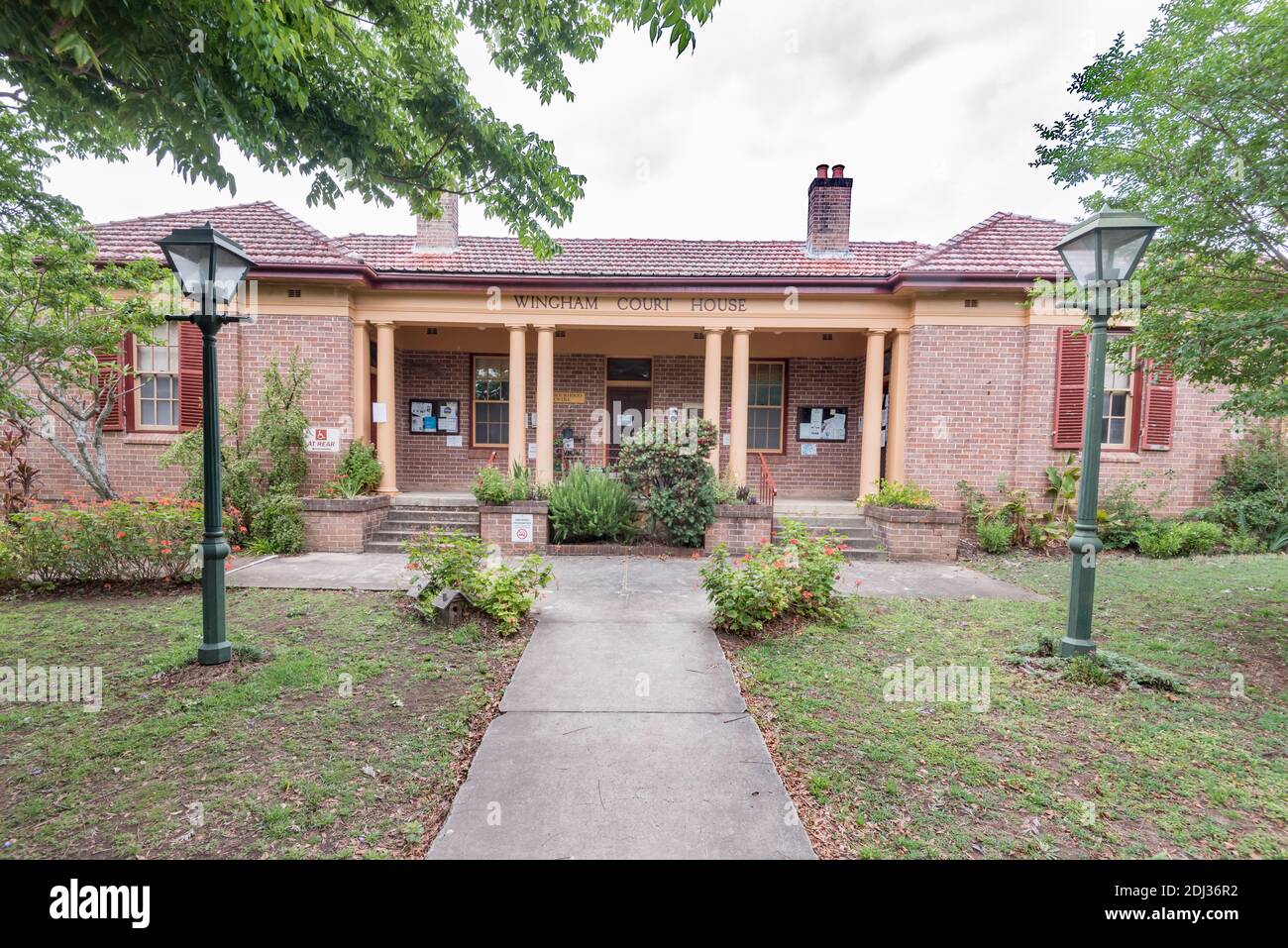 Le Wingham court House, construit en 1938 dans le style géorgien, est devenu un centre artisanal local, dans la région de Nouvelle-Galles du Sud, en Australie Banque D'Images