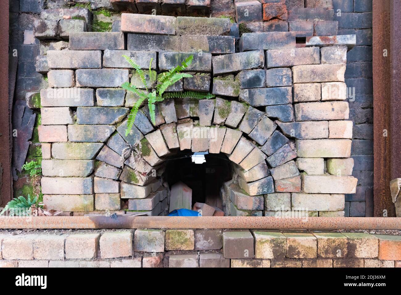 Un four en briques original à l'usine sur mesure de Lincoln Brickworks dans la ville régionale de Nouvelle-Galles du Sud de Wingham, en Australie Banque D'Images