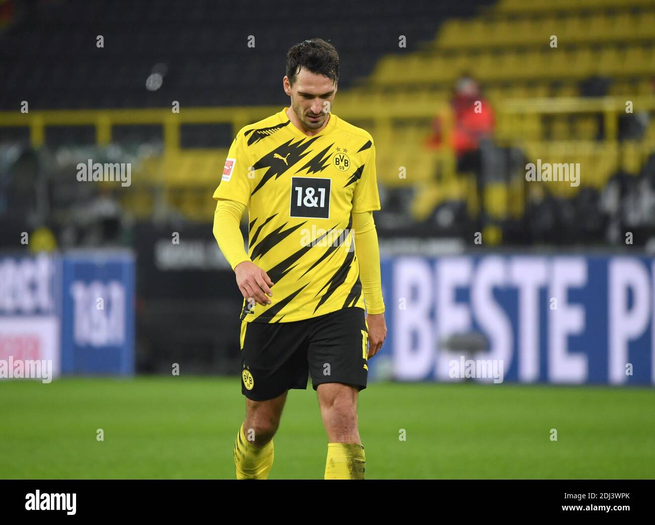 Tapis HUMMELS (Borussia Dortmund), Enttaeuschung, frustré, déçu, frustratedriert, abattu, action, image unique, couper un motif, demi-figure, demi-figure. Football 1ère saison Bundesliga 2020/2021, 11ème jour de match, matchdae11, Borussia Dortmund - VFB Stuttgart 1-5, le 12 décembre 2020, la RÉGLEMENTATION signal Iduna Park DFL INTERDIT TOUTE UTILISATION DE PHOTOGRAPHIES COMME SÉQUENCES D'IMAGES ET / OU QUASI-VIDÉO.USAGE ÉDITORIAL UNIQUEMENT. Uniquement à des fins journalistiques ! Agences de presse nationales et internationales PAS DE REVENTE! Photo: Maik Hoelter / TEAM2sportphoto / PoolPOOL via SVEN SIMON Fotoagentur GmbH & Co. P Banque D'Images