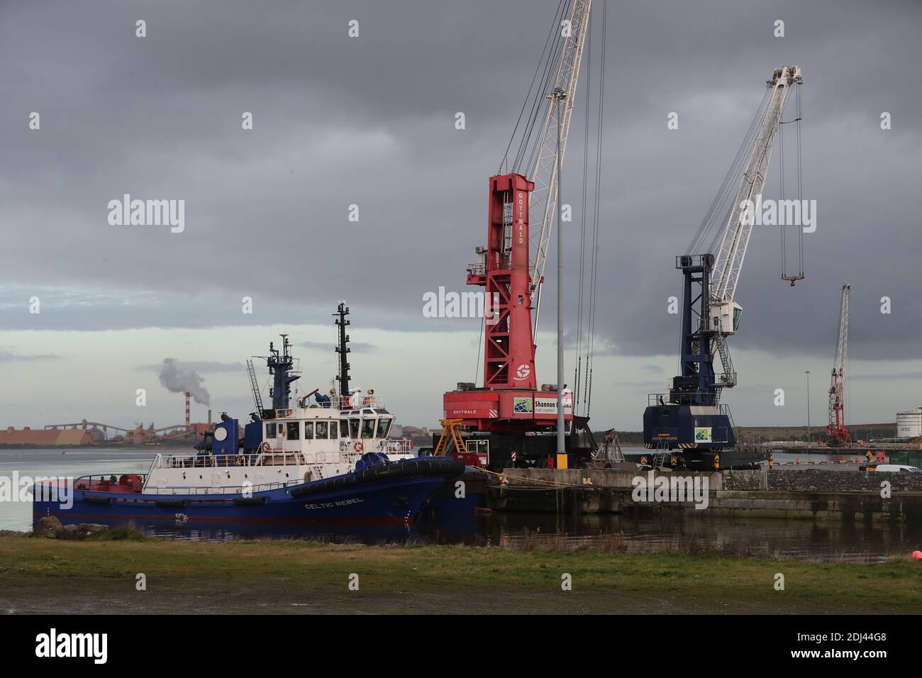 Foynes Port à Co Limerick, la date limite pour la fin de la période de transition du Brexit aurait dû être prolongée en raison de la pandémie mondiale, a déclaré l'ancien irlandais Taoiseach Bertie Ahern. Banque D'Images