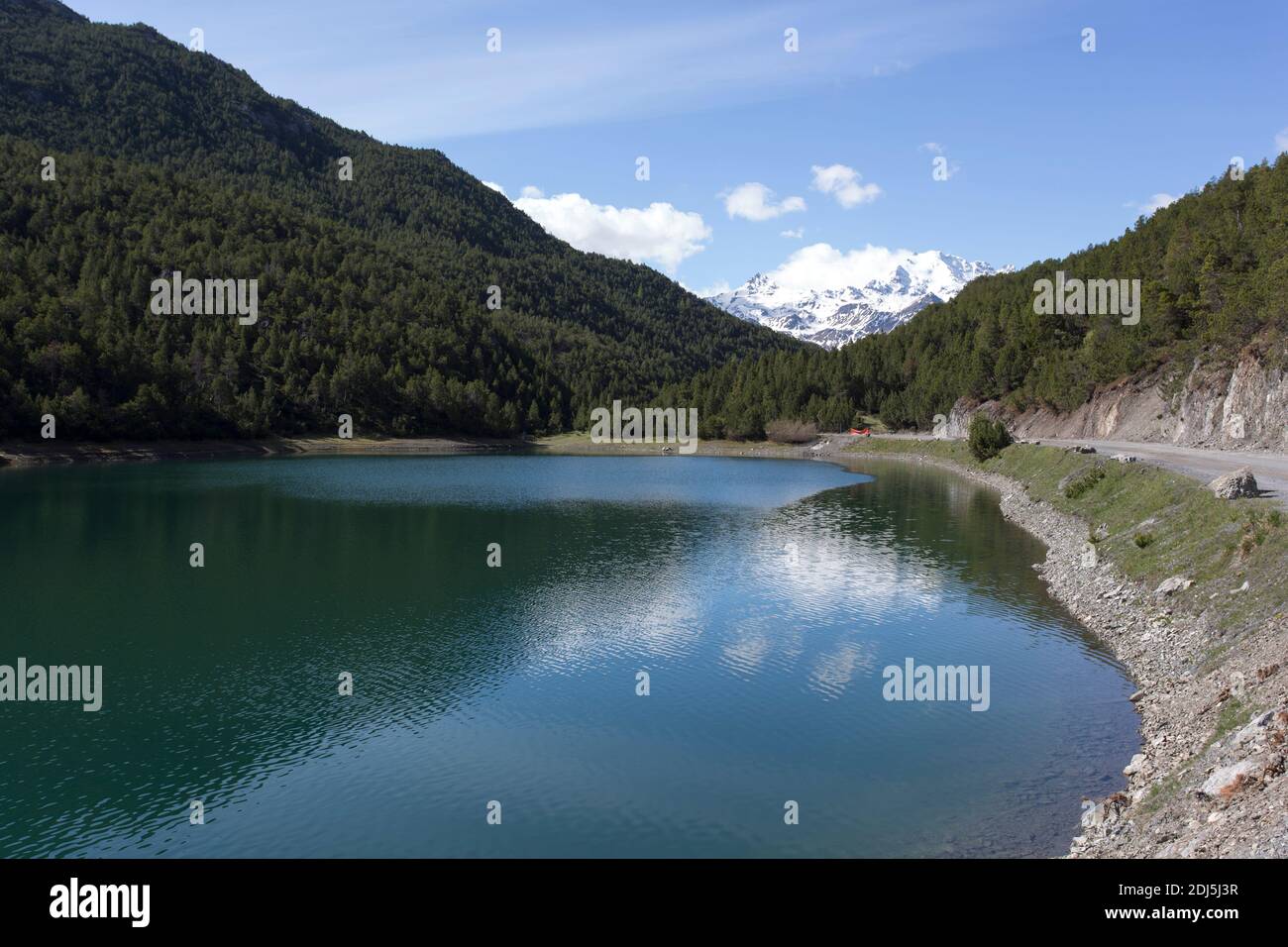 Vue sur la magnifique échelle du lago près de Bormio, Italie Banque D'Images