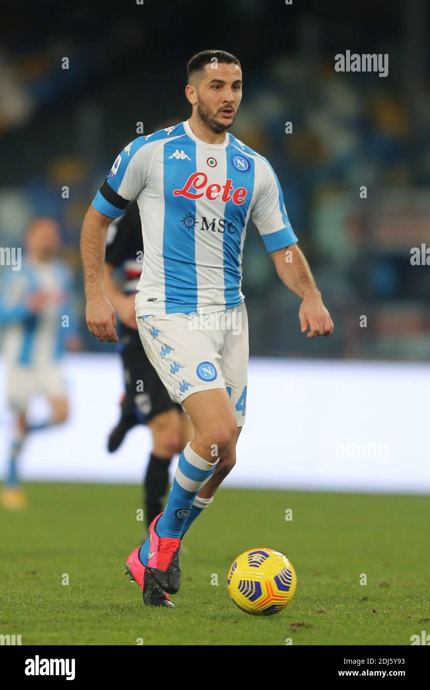 Le défenseur grec Konstantinos Manolas de SSC Napoli contrôle le ballon pendant The Serie A football Match SSC Napoli vs UC Sampdoria Banque D'Images