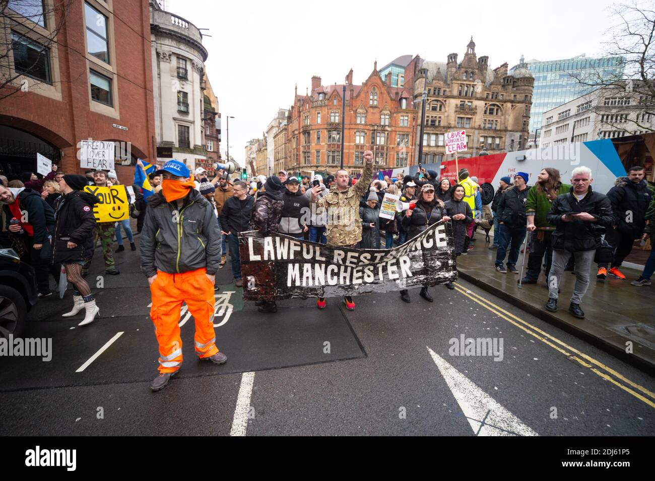 Manchester Sam 12 décembre 2020. Manifestation contre les restrictions de la liberté/de la lutte contre la COVID-19. Résistance légale Manchester. La manifestation s'interrompt brièvement Banque D'Images