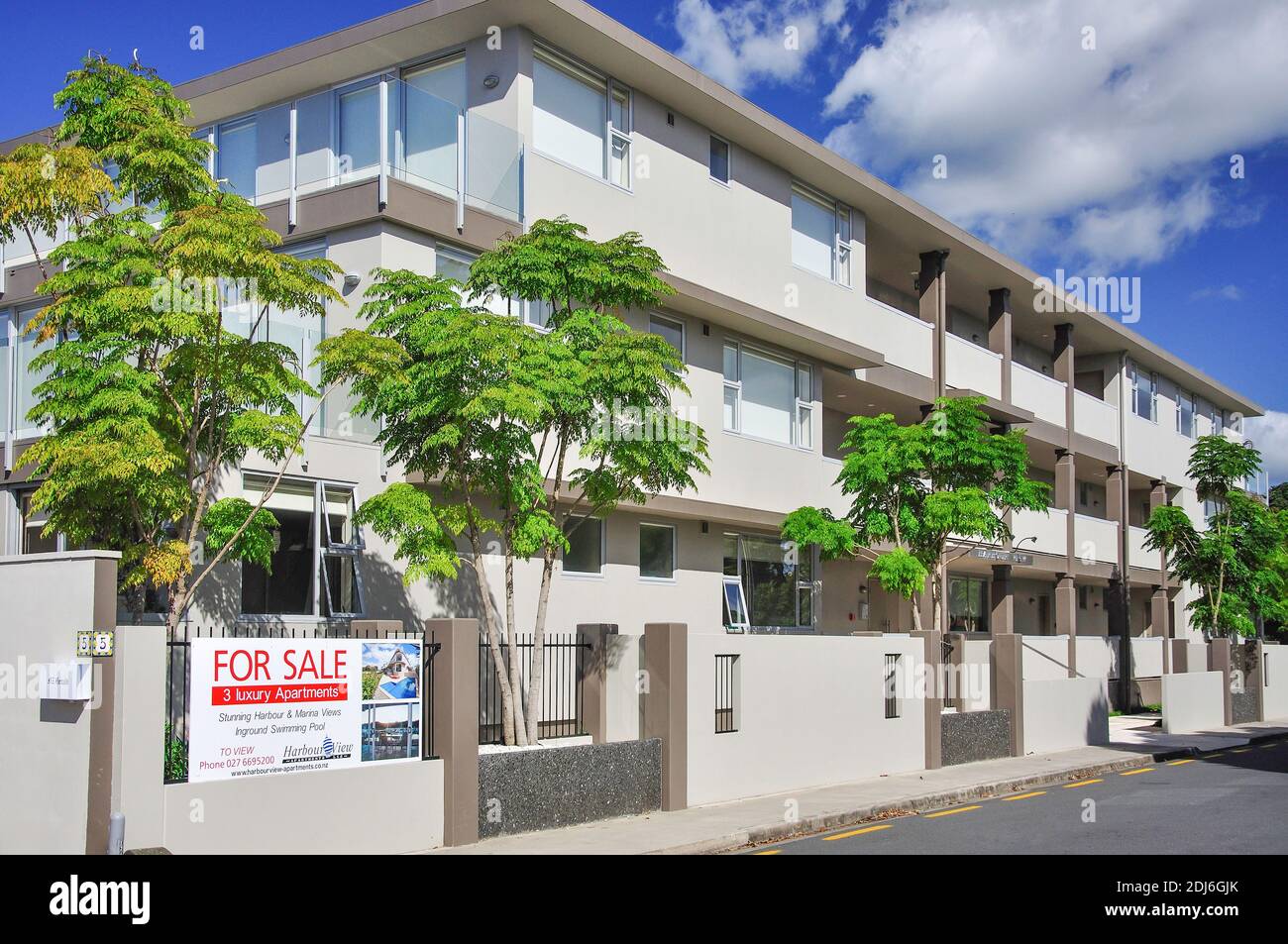 Port de luxe appartements à vendre, Esplanade, Whitianga, Mercury Bay, péninsule de Coromandel, de la région de Waikato, Nouvelle-Zélande Banque D'Images