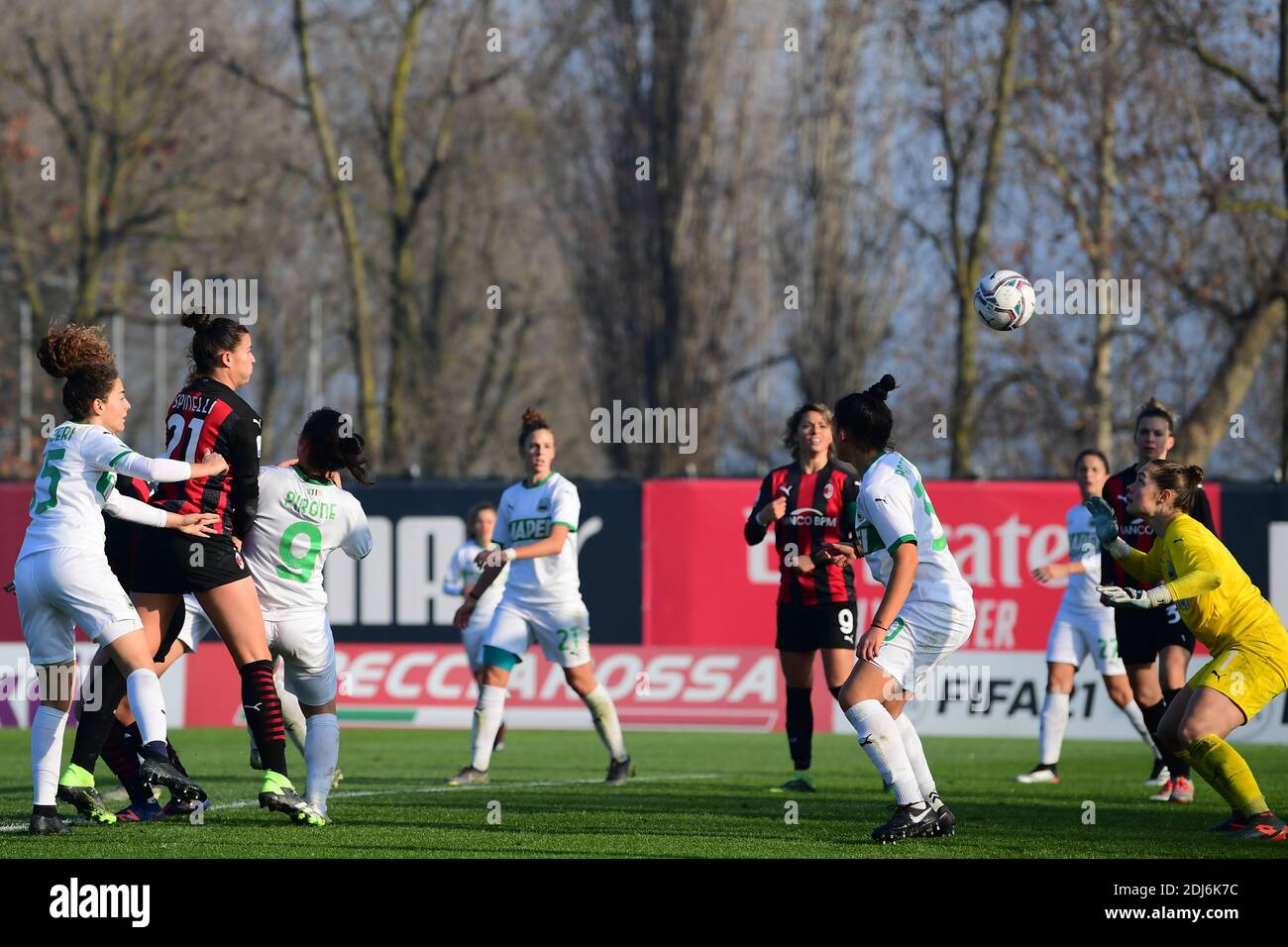 Milan, Italie. 13 décembre 2020. Titre gagnant par Giorgia Spinelli (#21 AC Milan) marquant le but pendant le match de la série A des femmes entre AC Milan femmes et US Sassuolo Cristiano Mazzi/SPP crédit: SPP Sport presse photo. /Alamy Live News Banque D'Images