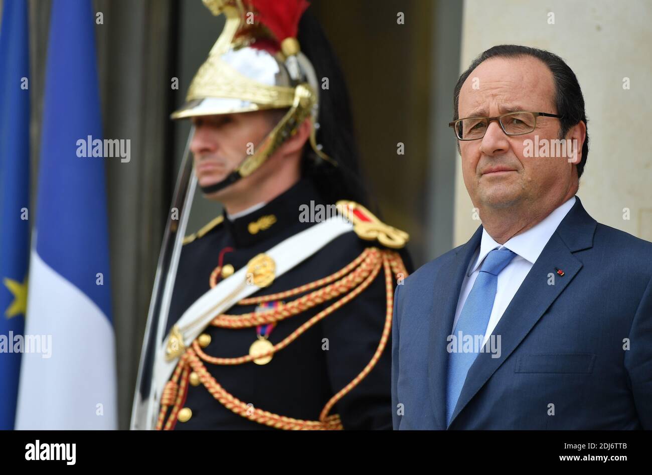 Le président français François Hollande attend les dirigeants avant le 3ème sommet des Balkans occidentaux des pays des Balkans et de l'UE dans la soirée à l'Elysée Palace à Paris, France, 04 juillet 2016. Photo de Christian Liewig/ABACAPRESS.COM Banque D'Images