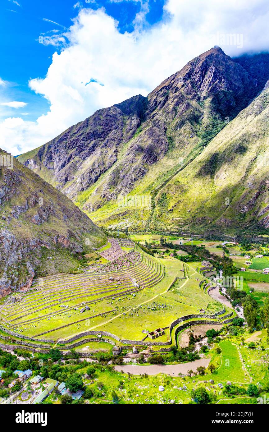 Vue sur le site archéologique de Llactapata ruines d'Inca le long de la piste d'Inca, vallée de la peur, Pérou Banque D'Images