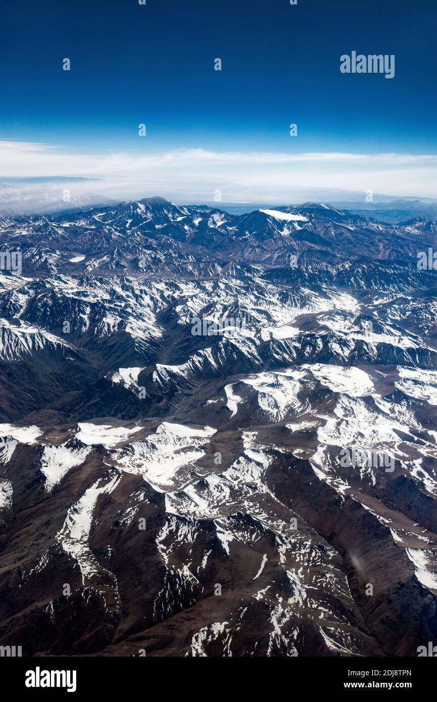 Vue aérienne de la chaîne montagneuse des Andes enneigée, Chili. Banque D'Images Vue aérienne de la chaîne montagneuse des Andes enneigée, Chili. Banque D'Images