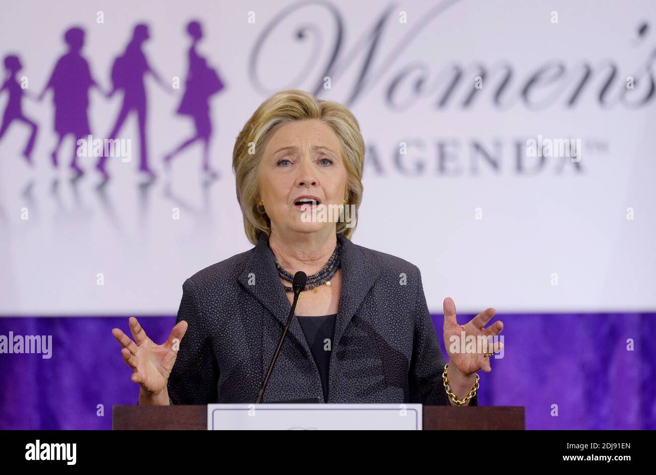 2016 la candidate démocrate à la présidence des États-Unis Hillary Clinton prend la parole lors de l'atelier et du déjeuner de remise des prix du Black Women's Agenda , le 16 2016 septembre, à Washington, DC. Photo par Olivier Douliery/Abaca Banque D'Images