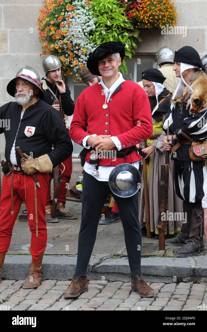 Laurent Wauquiez participe aux fêtes Renaissance du Roi de l'oiseau au Puy  en Velay, France, le 18 septembre 2016. Photo de Mireille  Ampilhac/ABACAPRESS.COM Photo Stock - Alamy