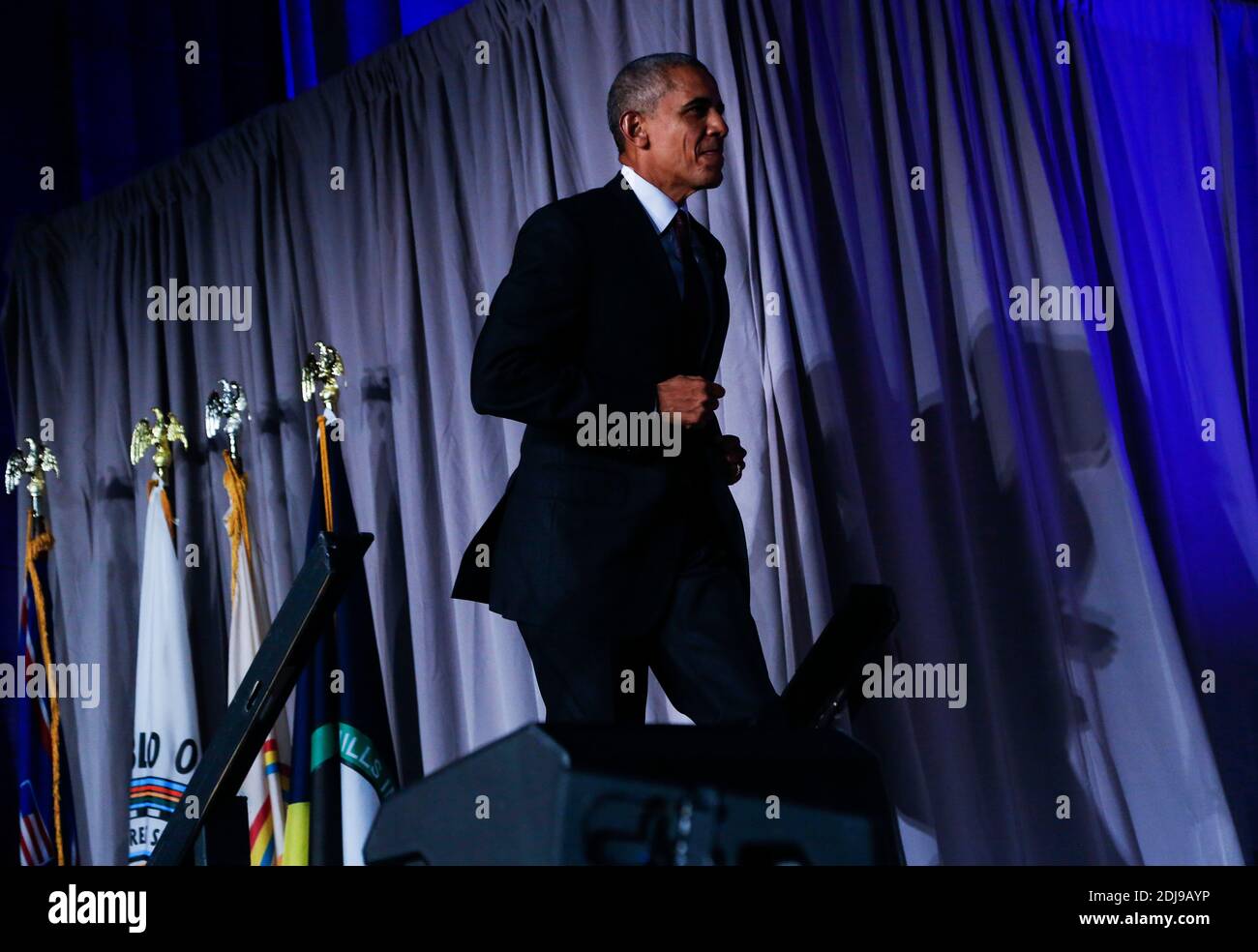 LE président AMÉRICAIN Barack Obama arrive à la Conférence des nations tribales de la Maison-Blanche de 2016 à l'Andrew W. Mellon Auditorium, le 26 septembre 2016, Washington, DC, États-Unis. La conférence offre aux chefs tribaux l'occasion d'interagir directement avec les représentants du gouvernement fédéral et les membres du Conseil des affaires autochtones de la Maison-Blanche. Photo par Aude Guerrucci/Pool/ABACAPRESS.COM Banque D'Images