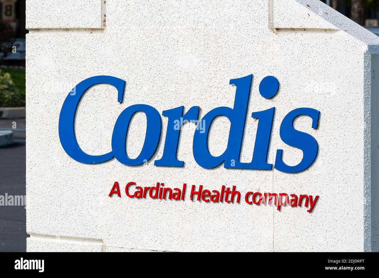 8 oct 2020 Santa Clara / CA / USA - logo CORDIS à leur siège social de Silicon Valley; CORDIS Corporation développe des produits pour vasc interventionnel Banque D'Images