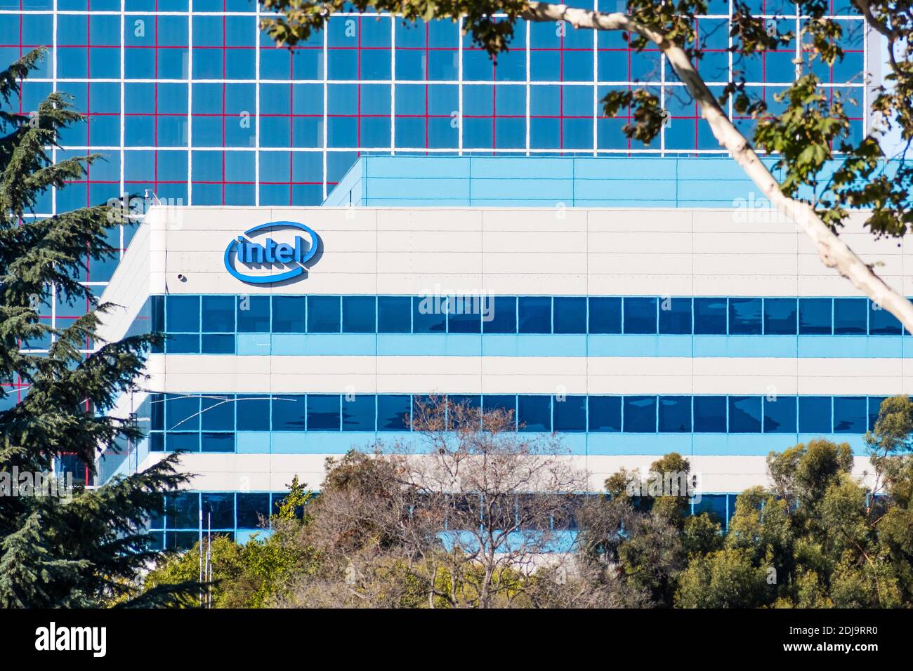 24 septembre 2020 Santa Clara / CA / USA - Intel construit sur leur campus de San Jose dans la Silicon Valley ; Intel Corporation est une multinationale américaine corpor Banque D'Images