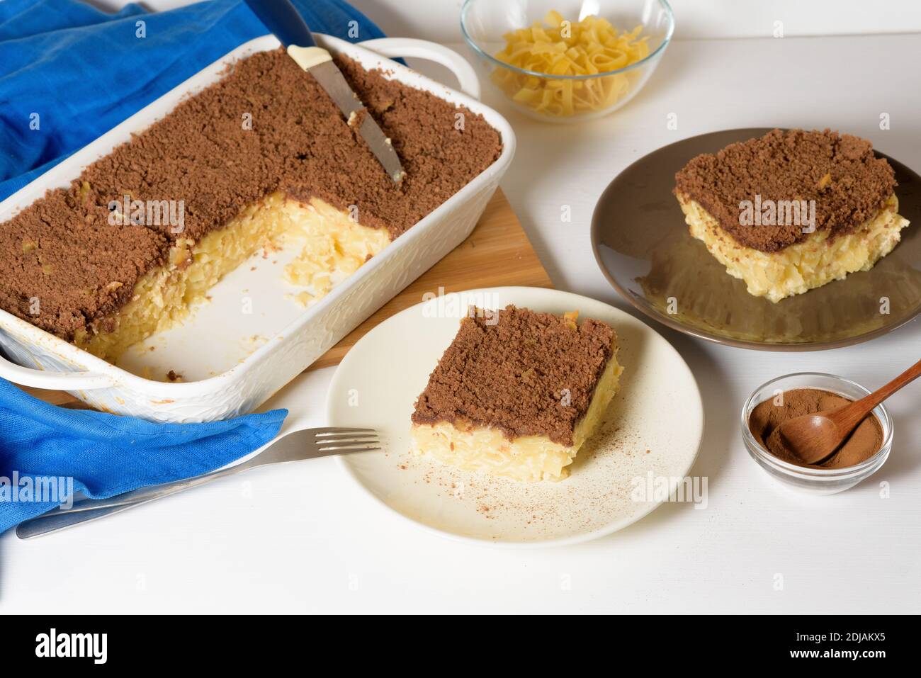 Kugel Plat Traditionnel Tarte Aux Pommes Pates Au Four Photo Stock Alamy