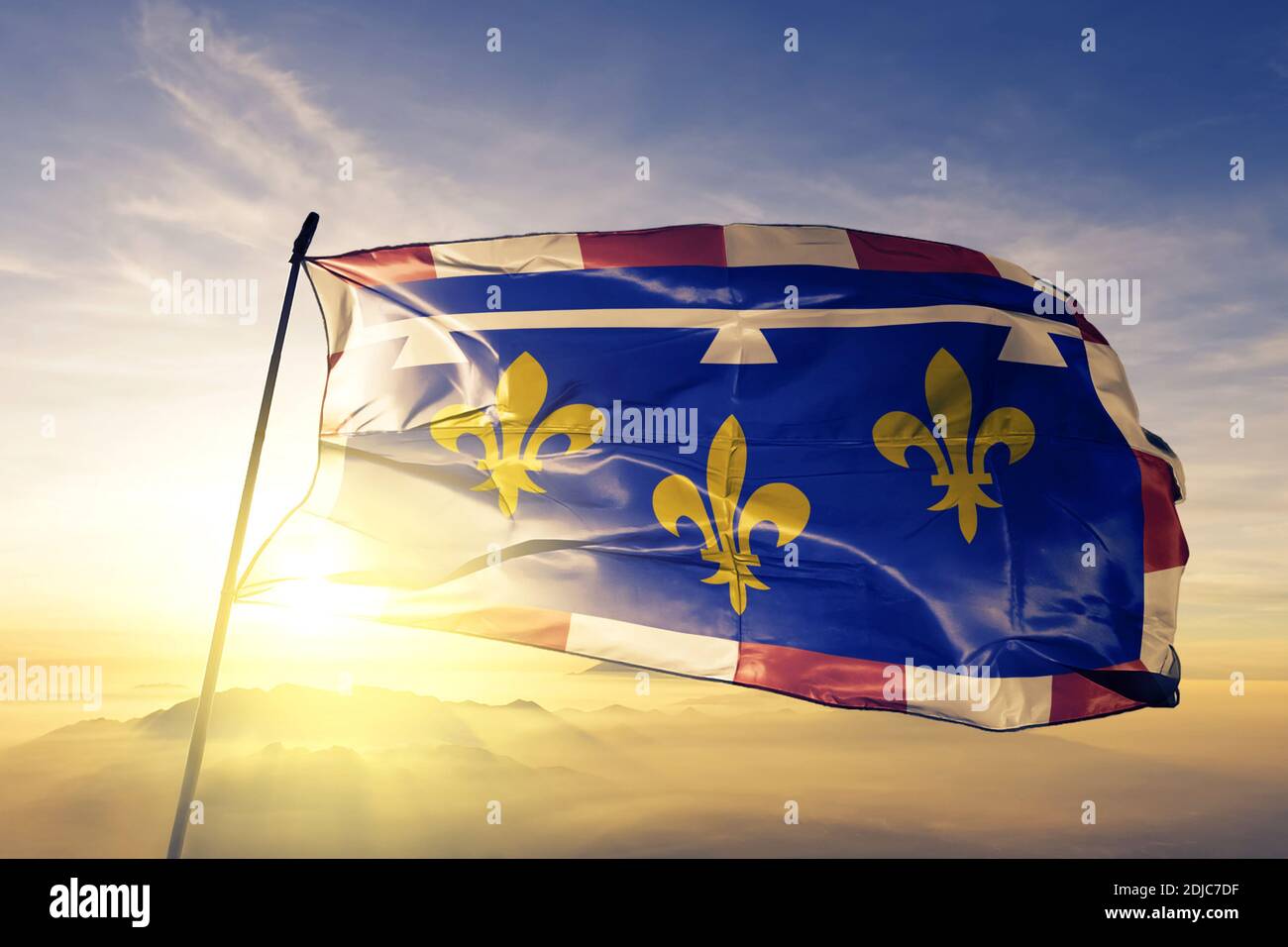 Centre-Val de Loire drapeau de France sur le dessus brume de lever de soleil Banque D'Images