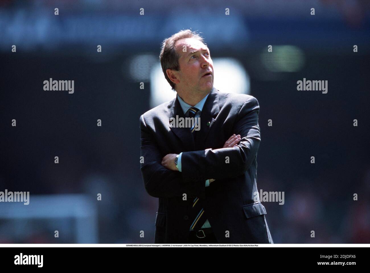 GERARD HOULLIER (directeur de Liverpool), LIVERPOOL 2 vb Arsenal 1, AXA FA Cup final, Wembley, Millennium Stadium 010512 photo : Glyn Kirk/action plus.2001.Soccer.Managers .Portraits.entraîneurs.football.association.coach.Premier League.club clubs Banque D'Images